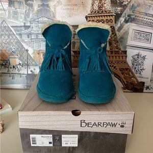 BearPaw Christie Teal Boots Suede Upper Faux Fur Lined womens 7 Fringe Tassel